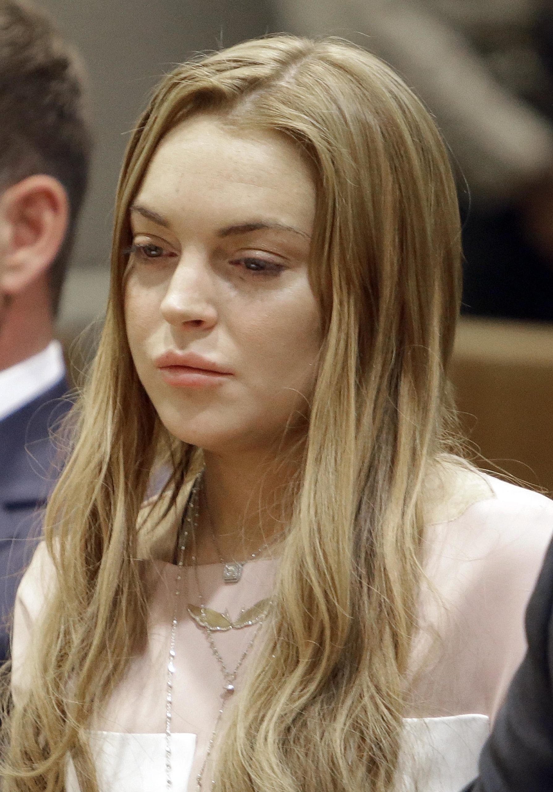 Lindsay Lohans Struggle With Drugs image